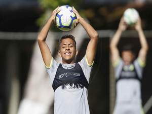 Vinícius ganha espaço no Vasco e deve ser titular na Copa Sul-Americana