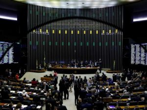 Congresso pode analisar hoje veto de Bolsonaro ao Orçamento impositivo