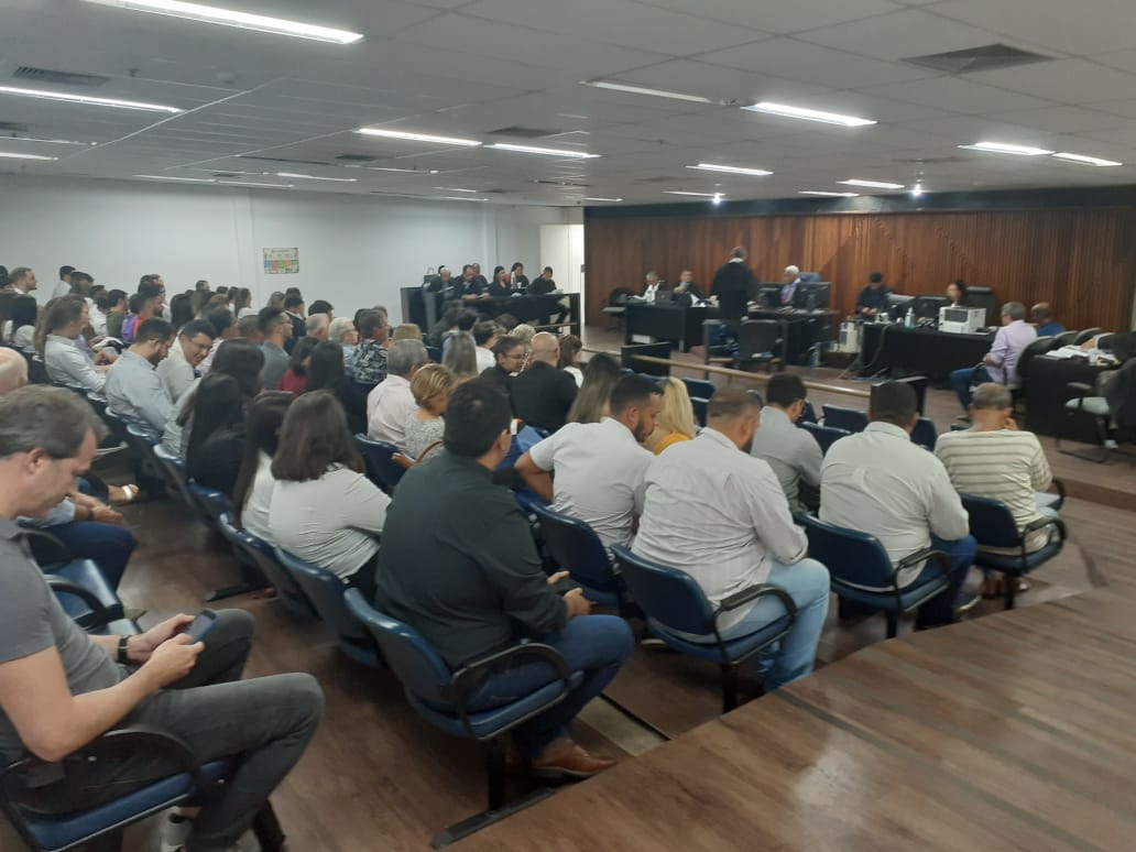 Defesa do acusado de matar empresário Grilo espera que júri se encerre hoje