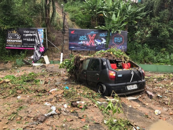 Temporal causa 10 mortes na Baixada Santista