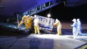 Brasil tem mais mortes por dia do que Itália desde 1º óbito