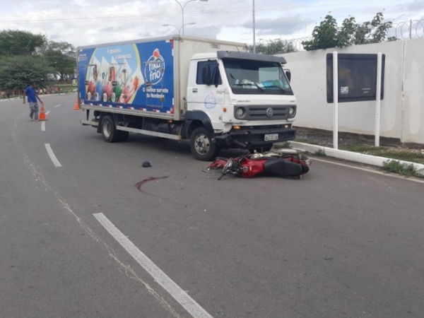 Suspeito colide com caminhão durante tentativa de fuga em Palmeira dos Índios