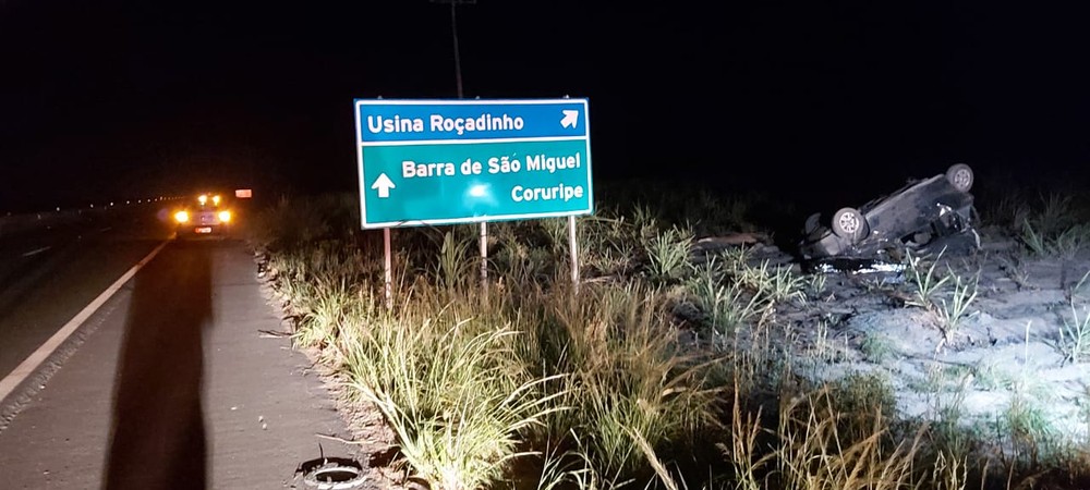 Duas pessoas morrem em acidente na AL-220, em São Miguel dos Campos