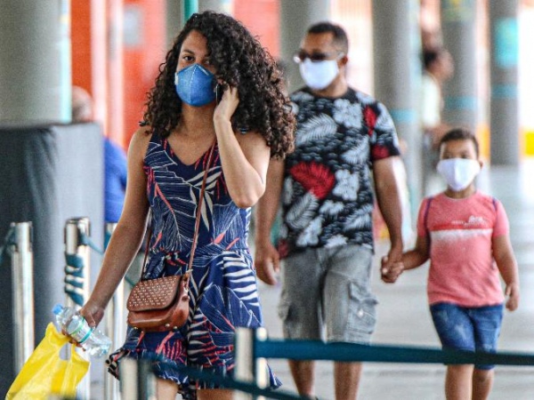 Avanço do número de mortes por Covid no Brasil está mais rápido que da Espanha