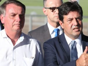 ‘A gente está se bicando há algum tempo’, diz Bolsonaro sobre Mandetta