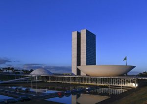 Câmara vota hoje ajuda aos Estados e MP que criaria 4 mi de empregos