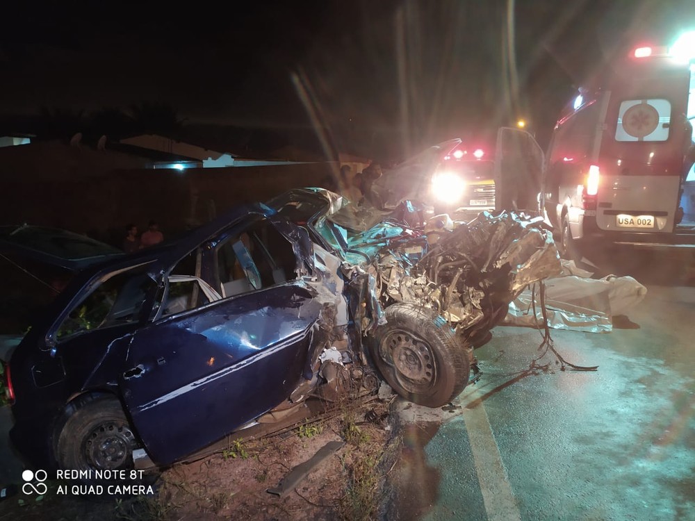 Acidente entre dois carros deixa quatro mortos e feridos em Feira Grande