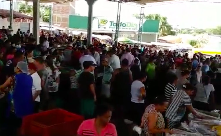 População de Palmeira lota feira do peixe em plena quarentena
