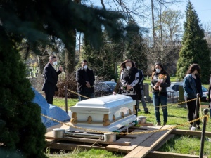 Estados Unidos já têm 98 mil mortos por Covid-19