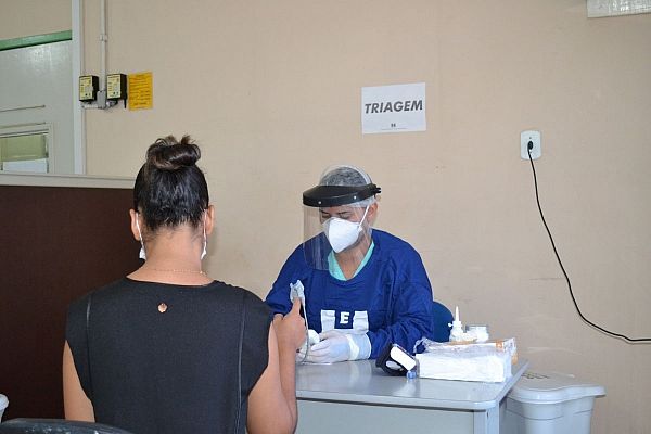 Infectologista que tratou governador orienta sobre sintomas de gripe e Covid-19