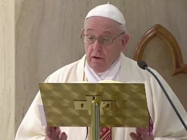 Papa afirma que coronavírus não é desculpa para explorar trabalhadores