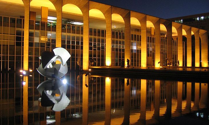 Governo vai começar a testar droga misteriosa em 500 pacientes de covid-19