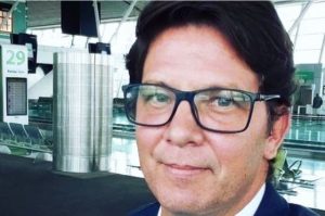 Bolsonaro convida o ator Mario Frias para assumir cargo de Regina Duarte