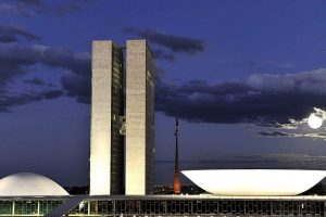 Câmara vota hoje auxílio emergencial para estados e municípios