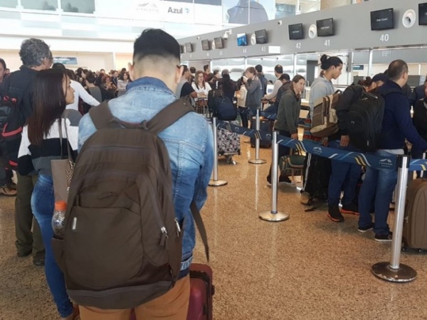 Covid-19: governo proíbe entrada de estrangeiros no país por 30 dias