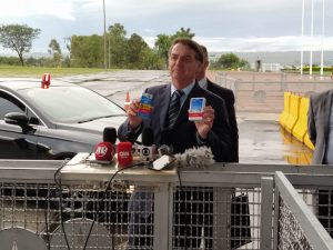 Por ordem de Bolsonaro, Exército já fez mais cloroquina do que em 10 anos