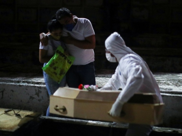 Brasil tem 14.817 mortes e 218.223 casos confirmados de novo coronavírus