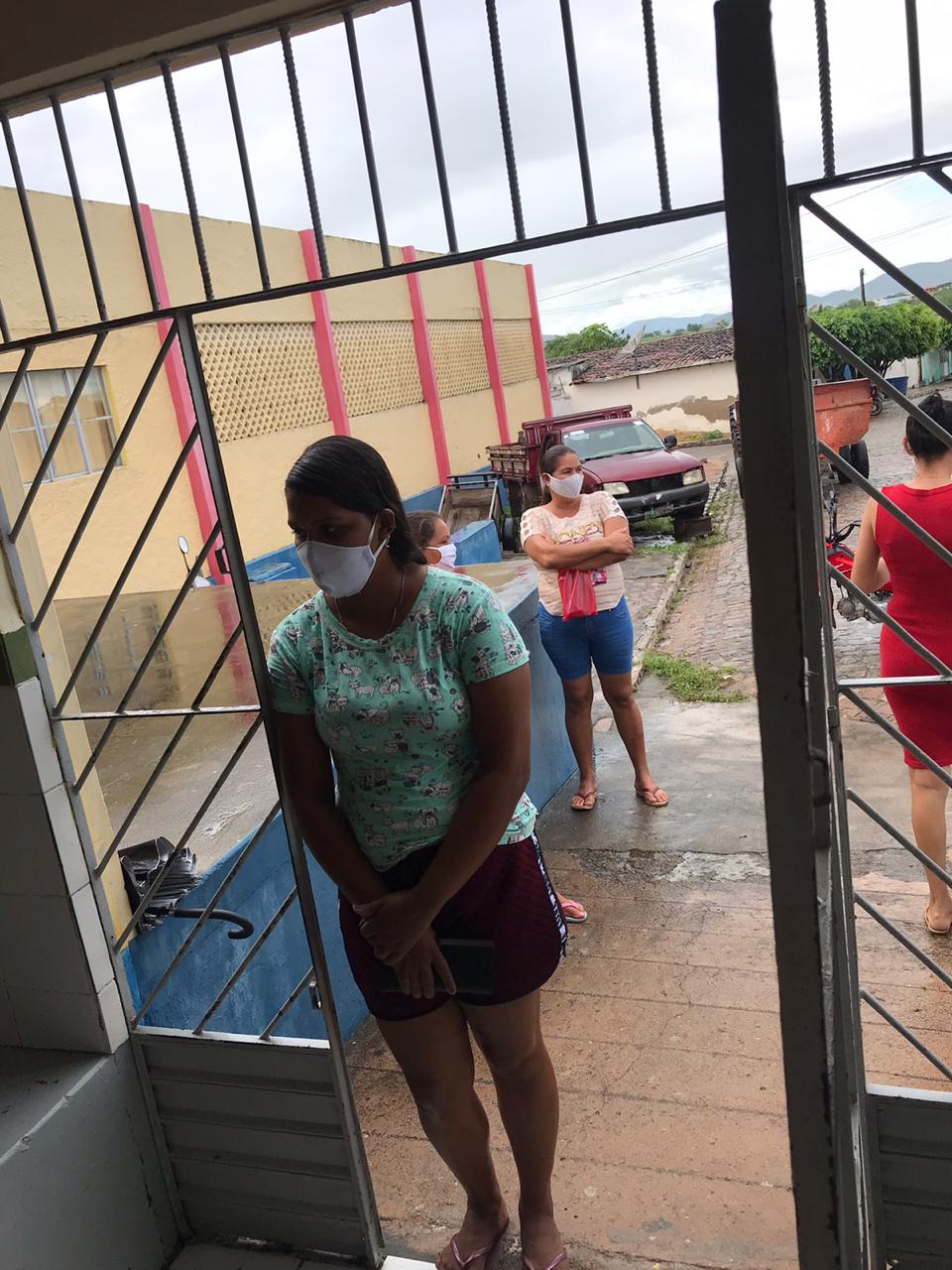 Prefeitura de Minador entrega kits da merenda escolar aos alunos da Creche Izabel Oliveira Ferro