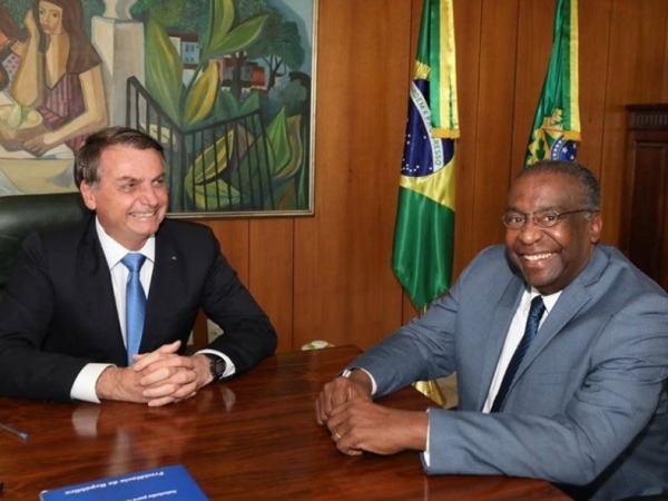 Bolsonaro anuncia Carlos Alberto Decotelli como novo ministro da Educação