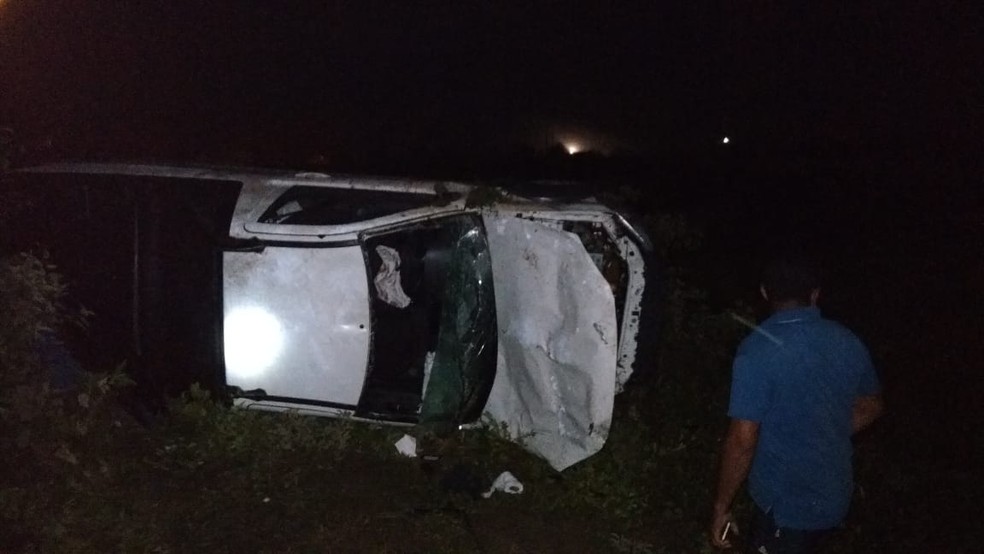 Duas pessoas ficam feridas após capotamento na AL-115, em Igaci