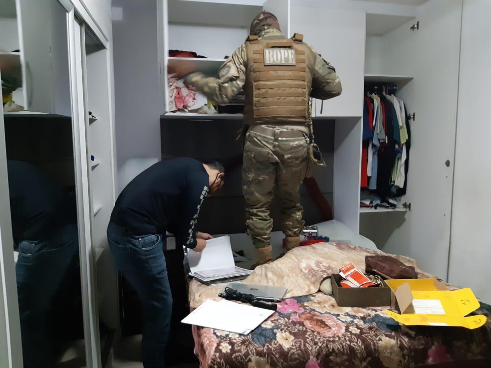 Advogada e servidor do Fórum de Paripueira são presos em operação do MP-AL