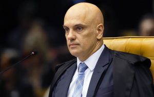 Coronavírus: Alexandre de Moraes manda governo retomar divulgação dos dados acumulados