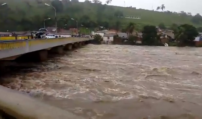 Nível do Rio Paraíba aumenta e deixa moradores da Zona da Mata em alerta