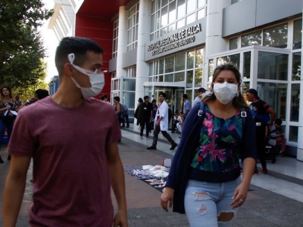 Chile supera 100 mil casos após isolamento seletivo fracassar