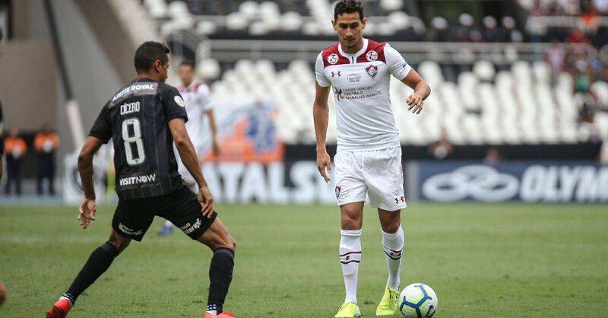Botafogo e Fluminense recorrem para não jogar na segunda-feira