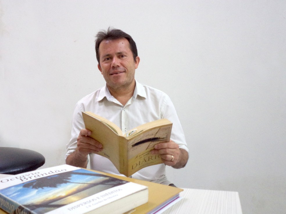 Festival ‘Dendi Casa Tem Cultura’ realiza live com poeta alagoano; Assista