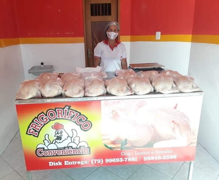 Mãe de família desempregada recebe auxílio emergencial e abre frigorífico