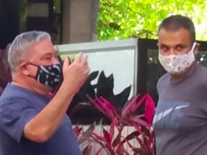 Desembargador que ofendeu guarda é flagrado com máscara em SP