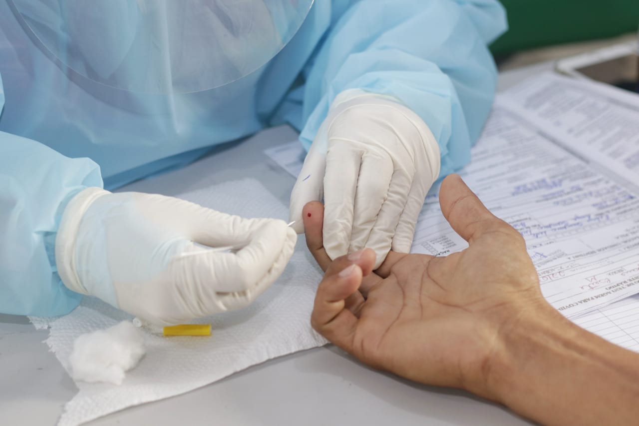 Prefeitura de Palmeira e SMS fazem testes de Covid-19 em motoristas de transporte alternativo