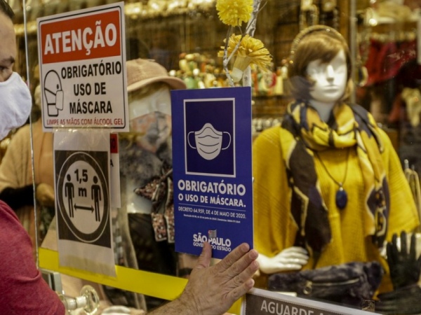SP passa a multar em R$ 524 quem não usar máscara no estado