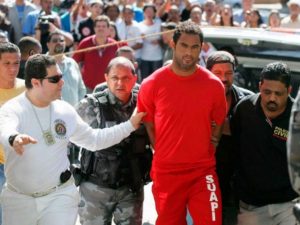 Goleiro Bruno chega ao Acre para fechar com o Rio Branco
