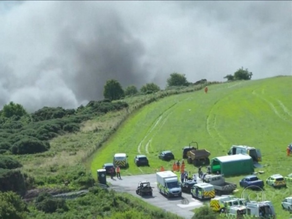 Trem descarrila no nordeste da Escócia e há feridos graves