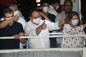 Luciano Barbosa é recebido com festa no bairro Primavera, em Arapiraca