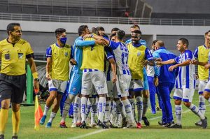 CSA vence o Figueirense por 3 a 0 e sobe na tabela