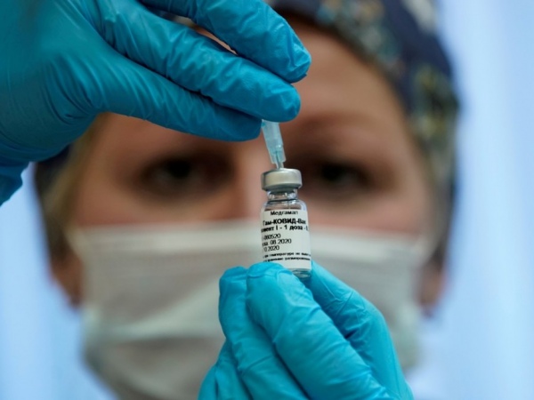 Rússia diz que vacina Sputnik V é 92% eficaz contra coronavírus