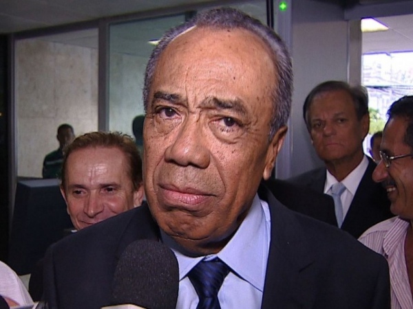 Ex-governador de Sergipe, João Alves Filho, sofre parada cardíaca e é internado