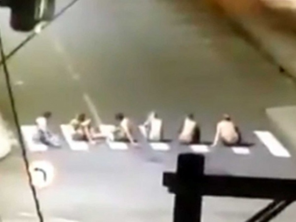 Quadrilha sitia Centro de Criciúma e faz reféns em assalto a banco