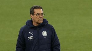 Luxemburgo é internado após testar positivo para Covid-19 pela segunda vez