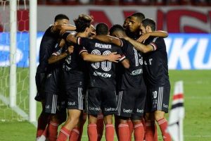 São Paulo atropela o Botafogo e abre sete pontos na liderança do Brasileirão