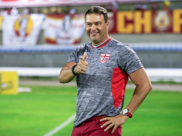 CRB anuncia demissão de Ramon e confirma Roberto Fernandes como novo técnico