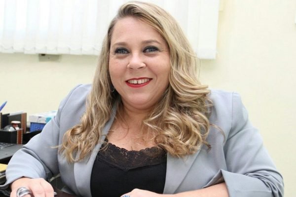Condenada na Justiça, secretária Rosinha da Adefal é exonerada do cargo no DF