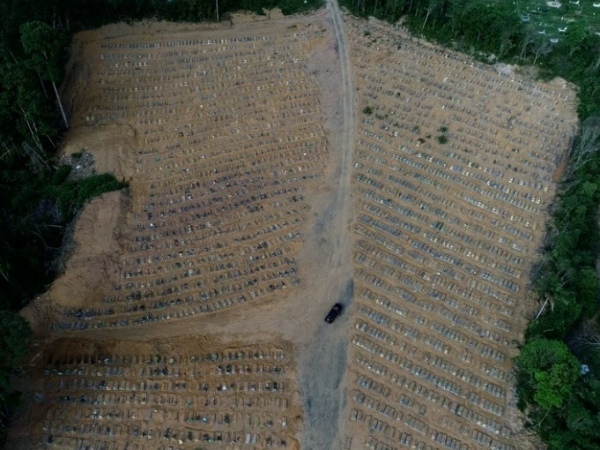 Prefeito de Manaus diz que vai construir 22 mil sepulturas verticais