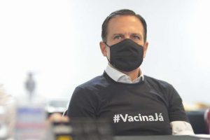 Doria vence guerra da vacina, critica Bolsonaro e fatura com CoronaVac