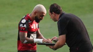 Flamengo é derrotado pelo Ceará e aumenta pressão sobre Rogério Ceni
