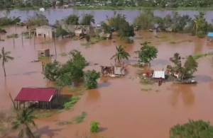 Ciclone deixa ao menos 13 mortos e milhares de desabrigados em Moçambique