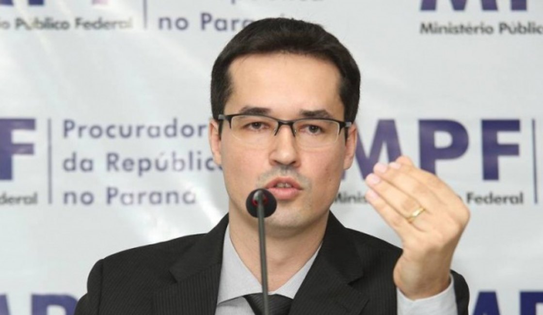 Delegada forjou depoimentos para ajudar operação, mostram diálogos